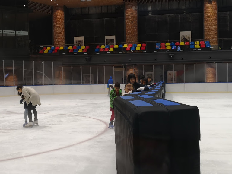ice skating myniss empire damansara perdana review