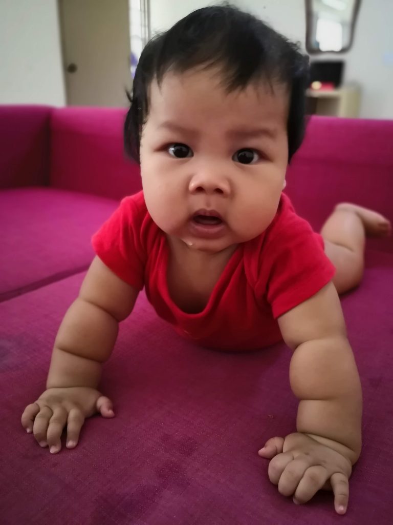 baby crawl 7 months